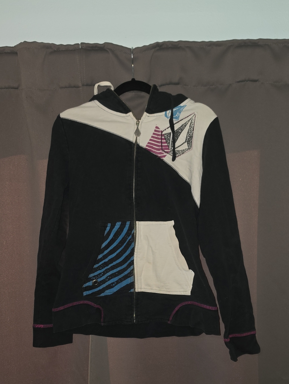Volcom Women's Graphic Ski Jacket Size Large